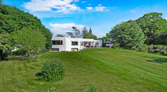 Hurdlevej 5, 2930 Klampenborg