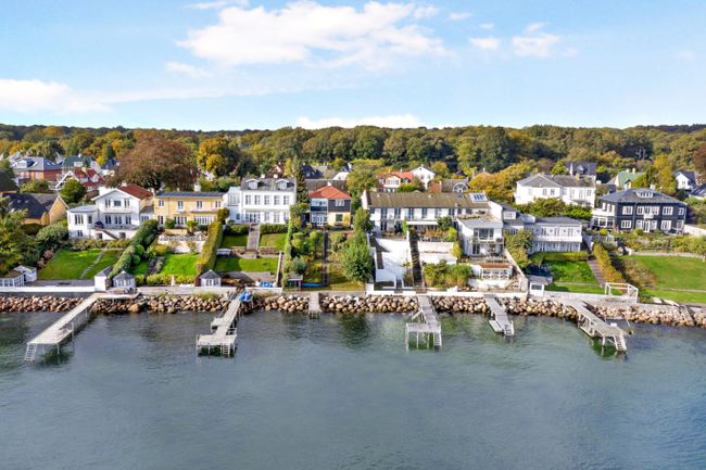 Taarbæk Strandvej 140, 2930 Klampenborg